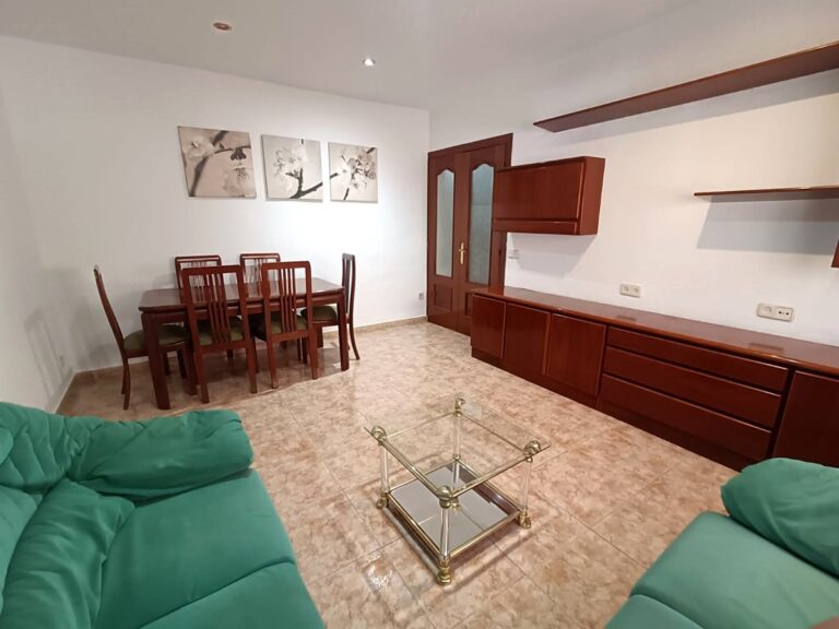 Salón comedor amueblado del piso en alquiler en Numancia, Puente de Vallecas